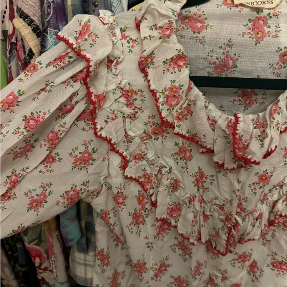 Chasing Unicorns Floral Puff Sleeve Top - Red and White - Picture 5 of 6